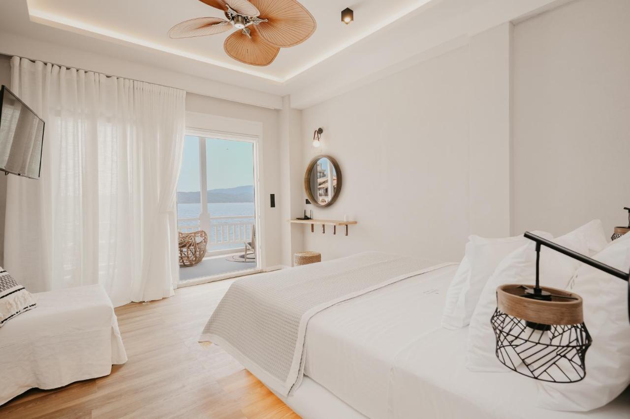 Trinity Suites Ammouliani Hospitality エクステリア 写真