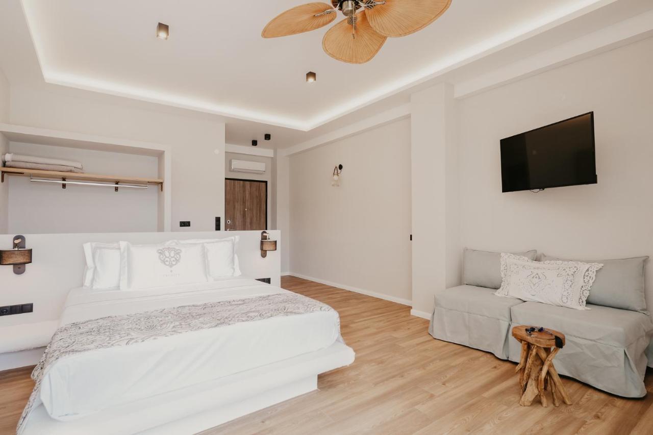 Trinity Suites Ammouliani Hospitality エクステリア 写真